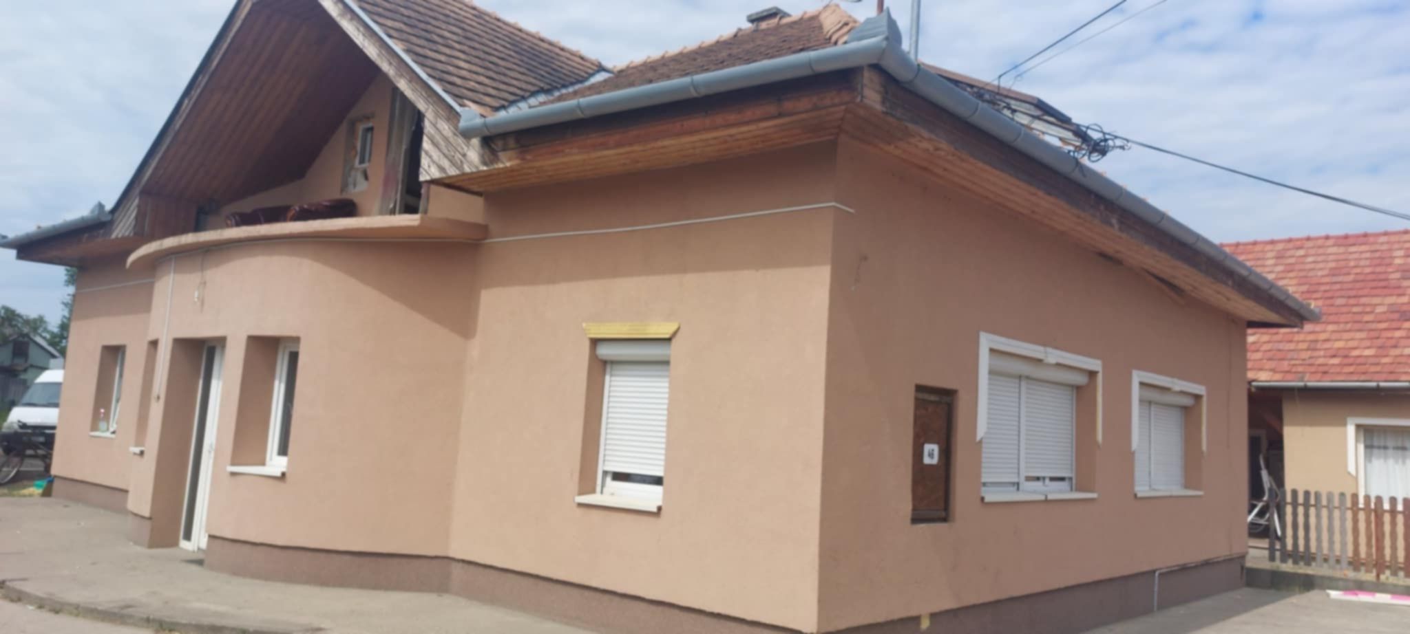 Piaci ár alatt eladó családi ház Üllőn! Hatalmas terek, végtelen lehetőség!